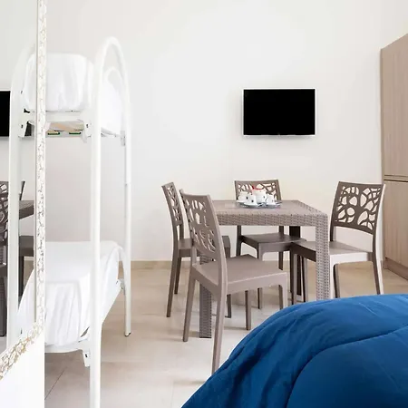 Monolocale Vela Nuovo Con Wi-fi, Clima E Giardino A Torre Lapillo Casa de Férias
